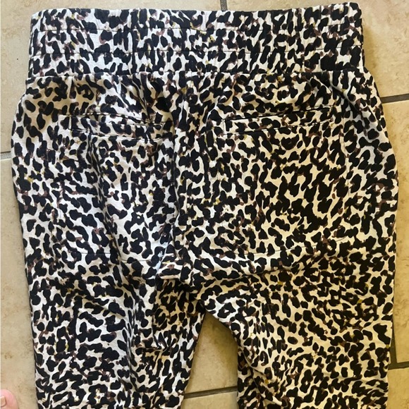 CAbi women’s leopard print effortless casual pull on stretch joggers size XS - Picture 6 of 6